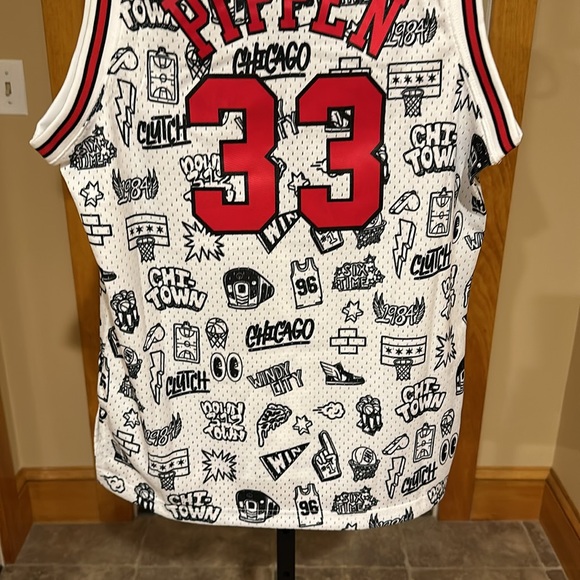 Scottie Pippen Chicago Bulls Women’s 1997 Doodle Swingman Reproaz Jersey – White - Picture 15 of 16